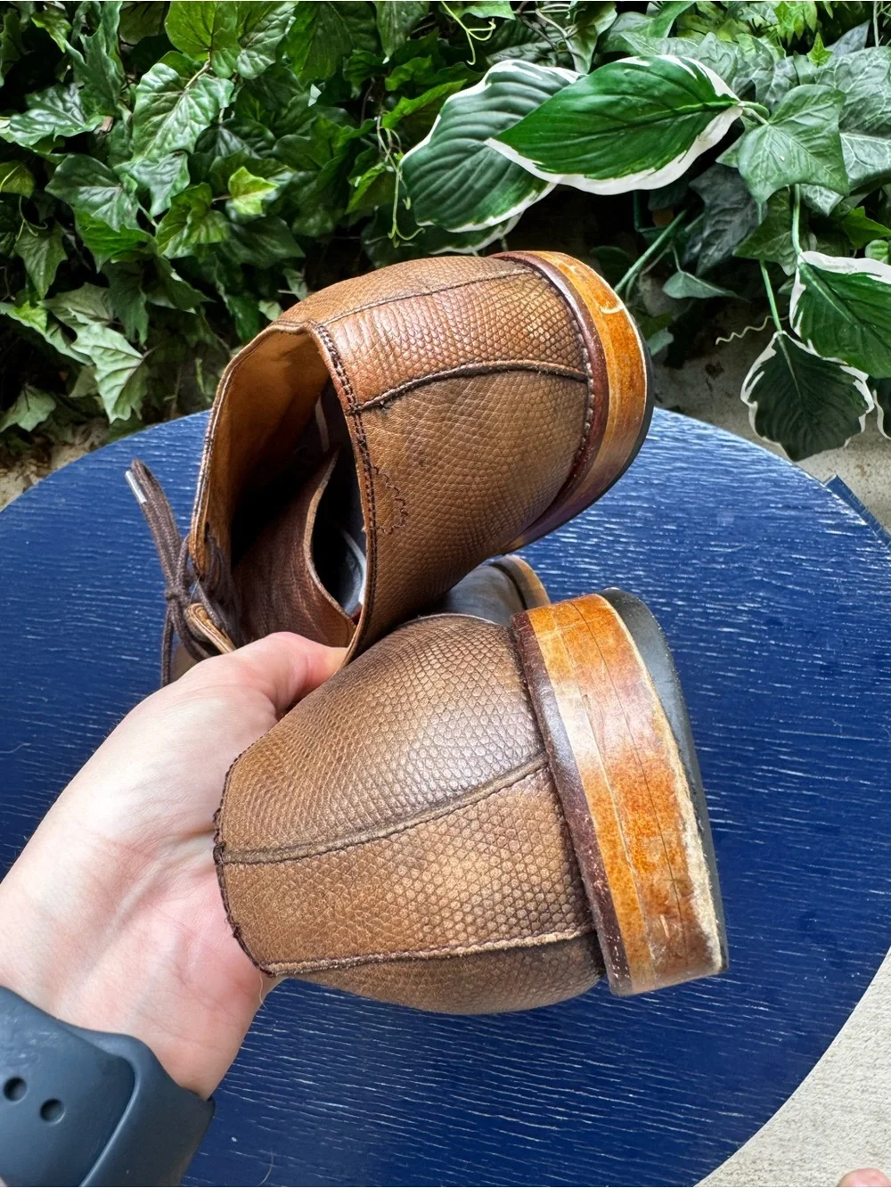 Warfield & Grand Brown Logan Leather Dress Oxfords Cap toe and textured design